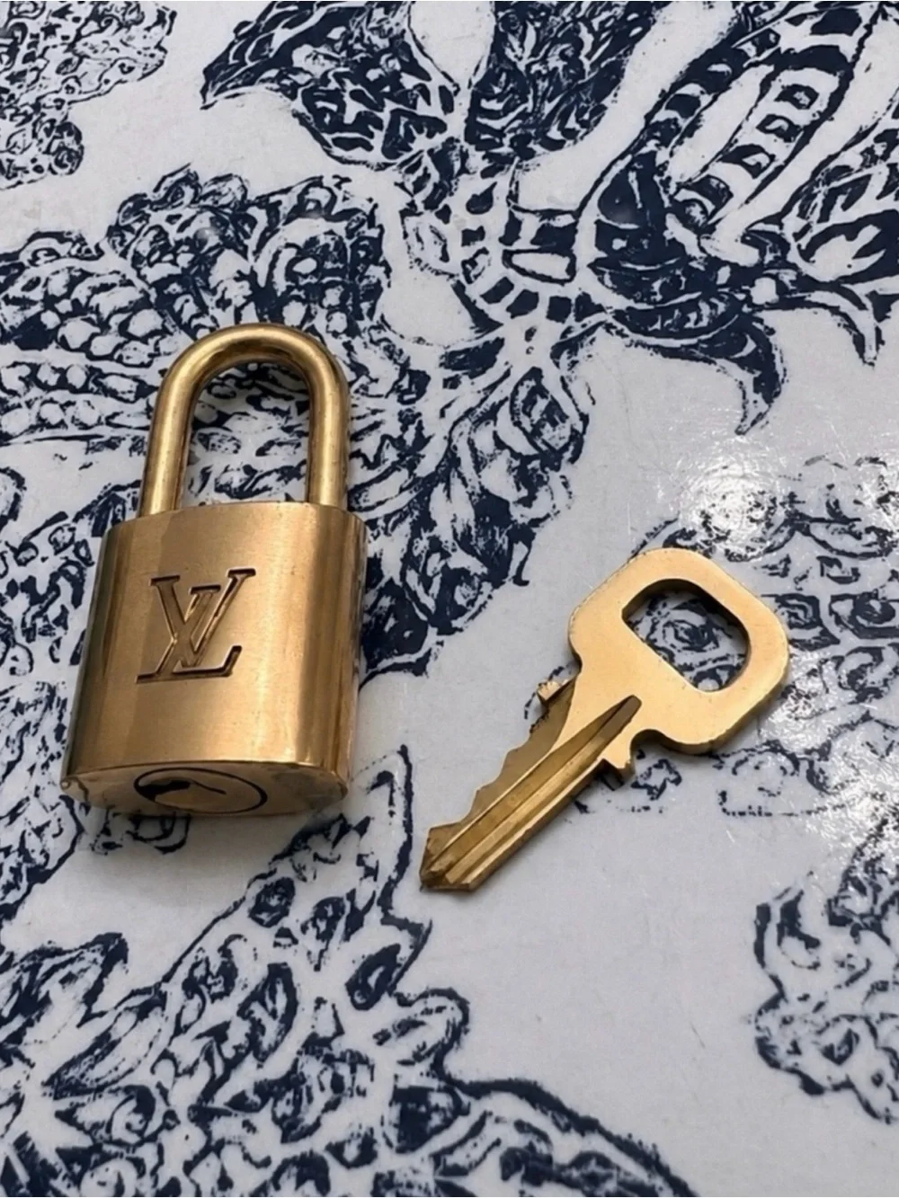 Authentic Louis Vuitton LV Lock And Key/ Four Chains #322